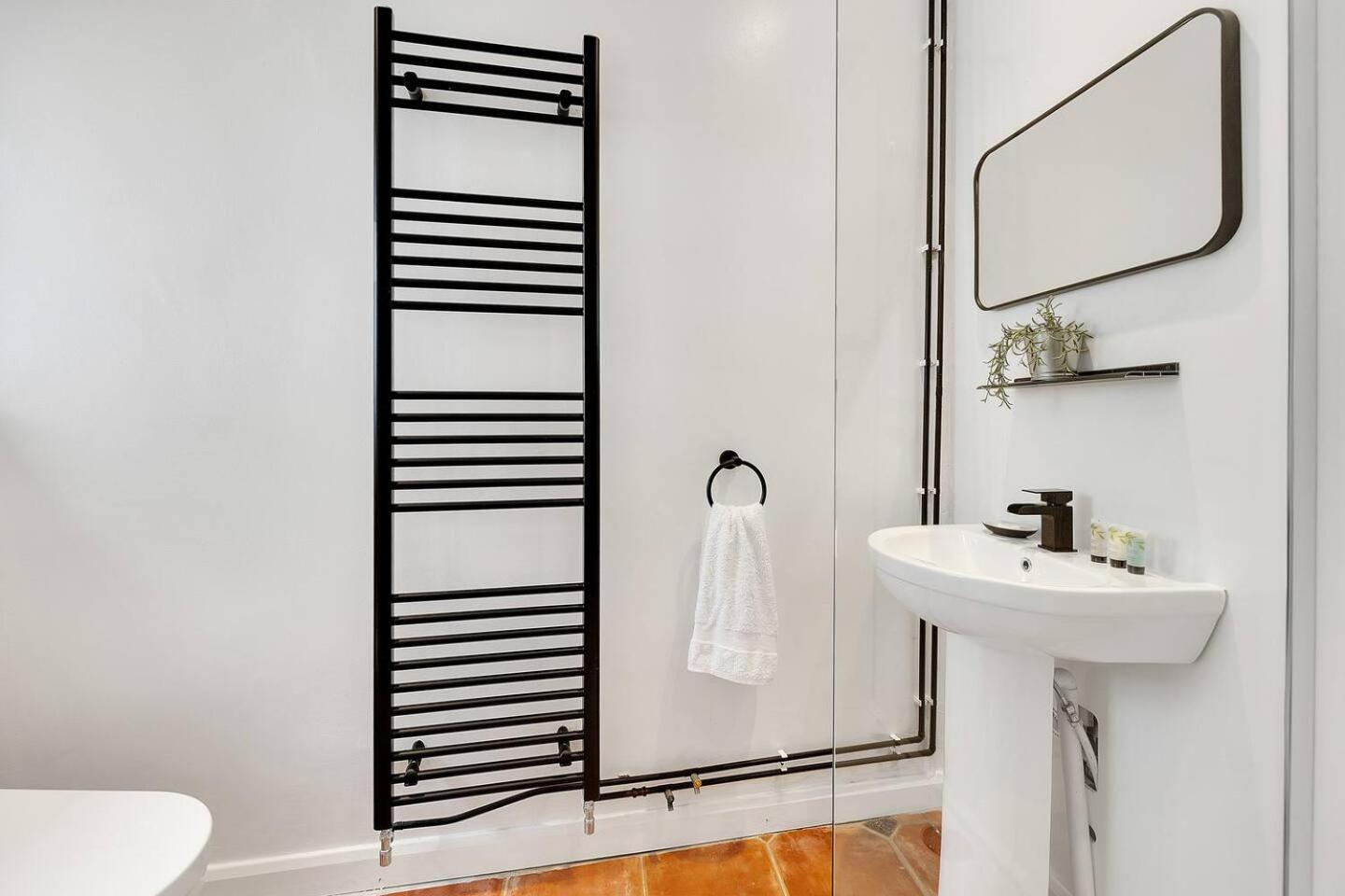 פלימות' City Centre 2 Bedroom Apt - Free Parking - Wifi - Smart Tv מראה חיצוני תמונה