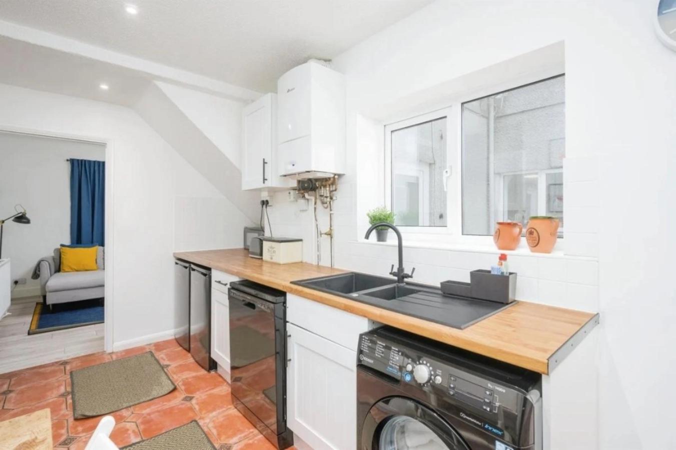 פלימות' City Centre 2 Bedroom Apt - Free Parking - Wifi - Smart Tv מראה חיצוני תמונה