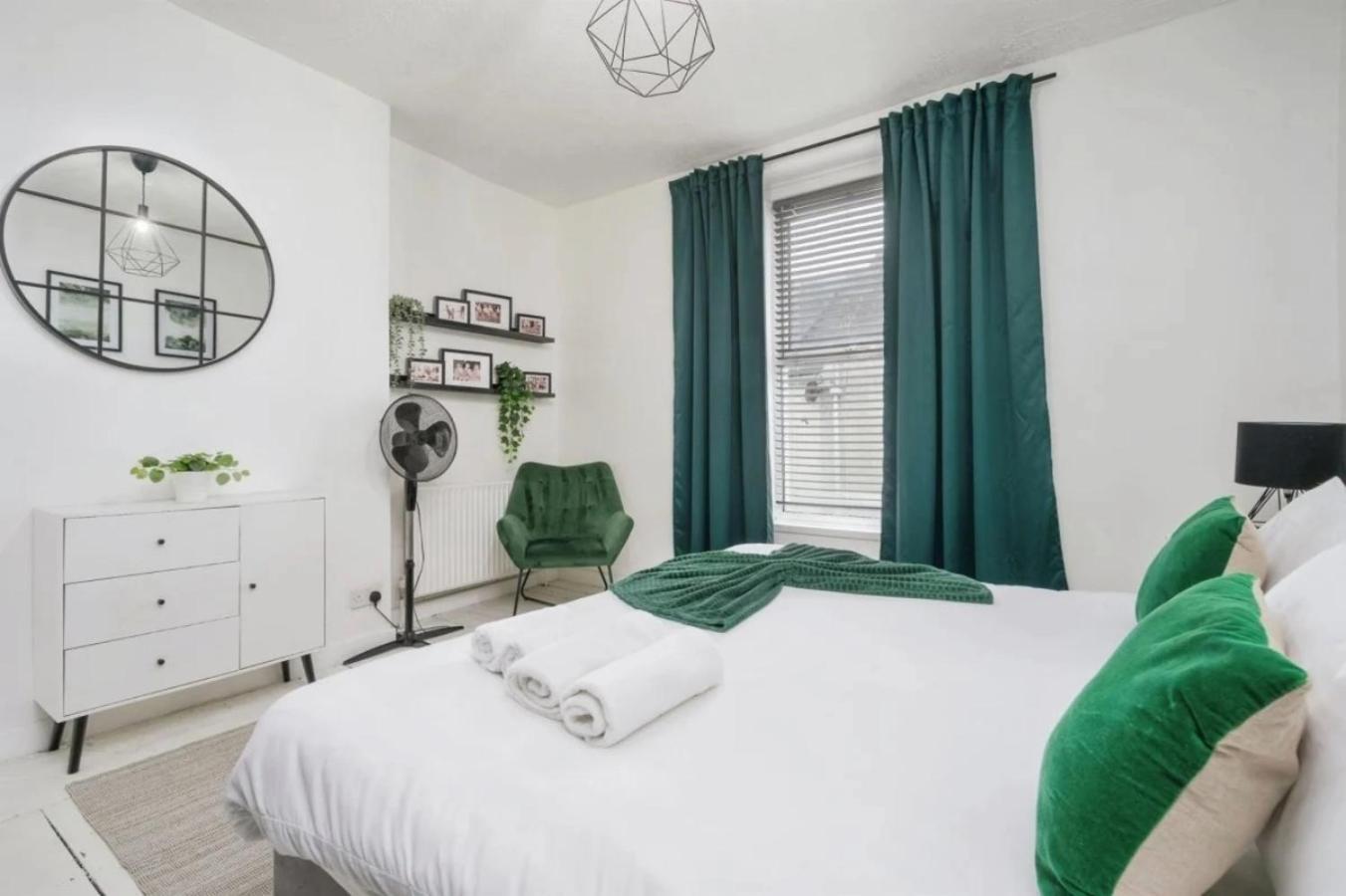 פלימות' City Centre 2 Bedroom Apt - Free Parking - Wifi - Smart Tv מראה חיצוני תמונה