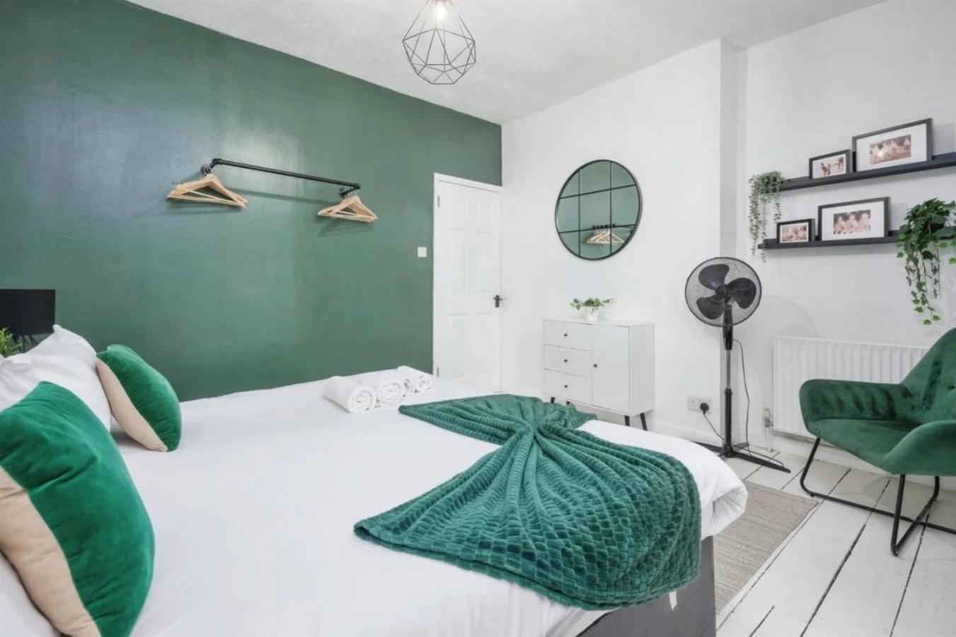 פלימות' City Centre 2 Bedroom Apt - Free Parking - Wifi - Smart Tv מראה חיצוני תמונה